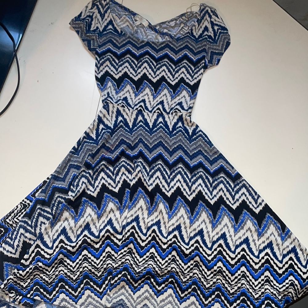 Blue, black and cream zigzag pattern dress